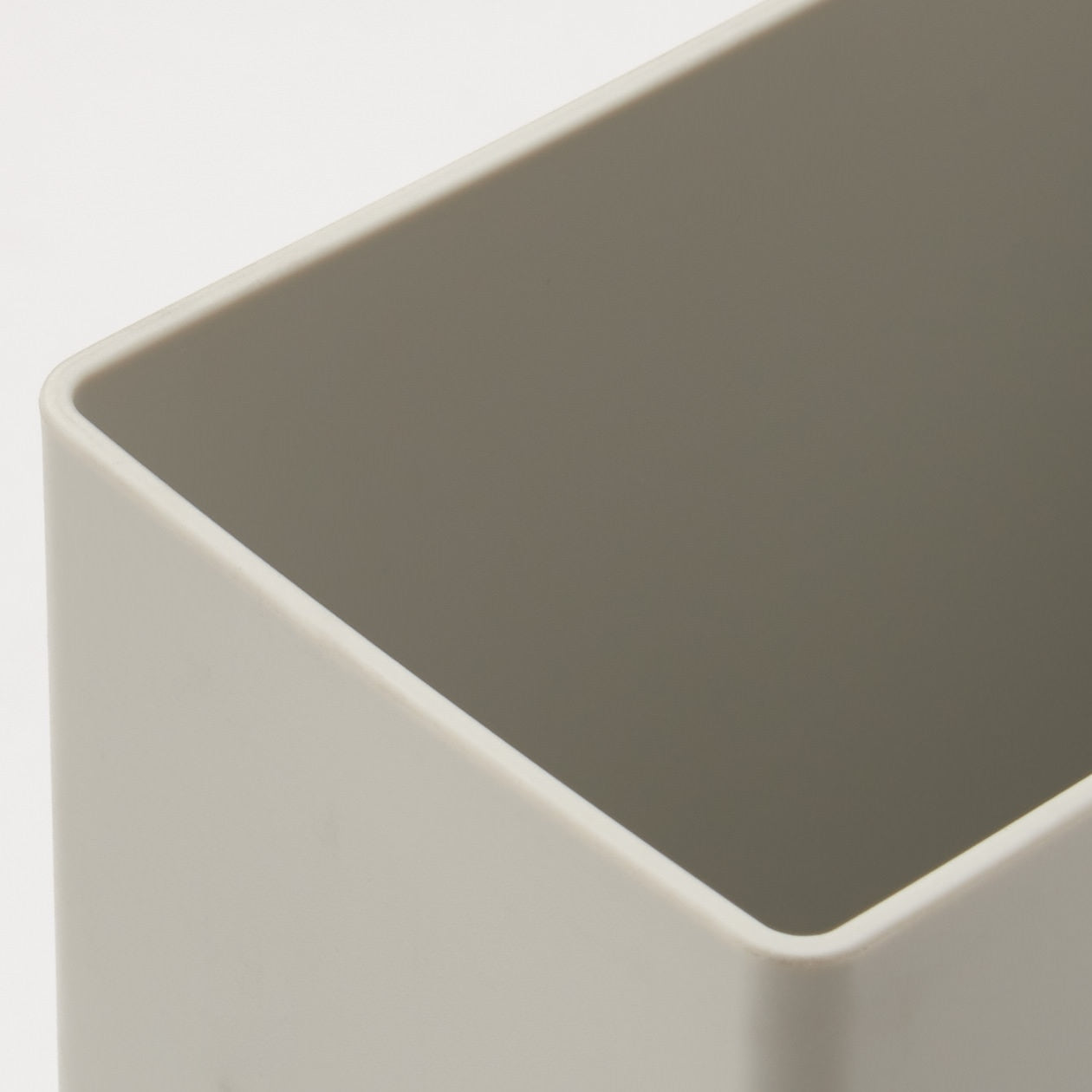 PP DUST BIN SQUARE 0.9L