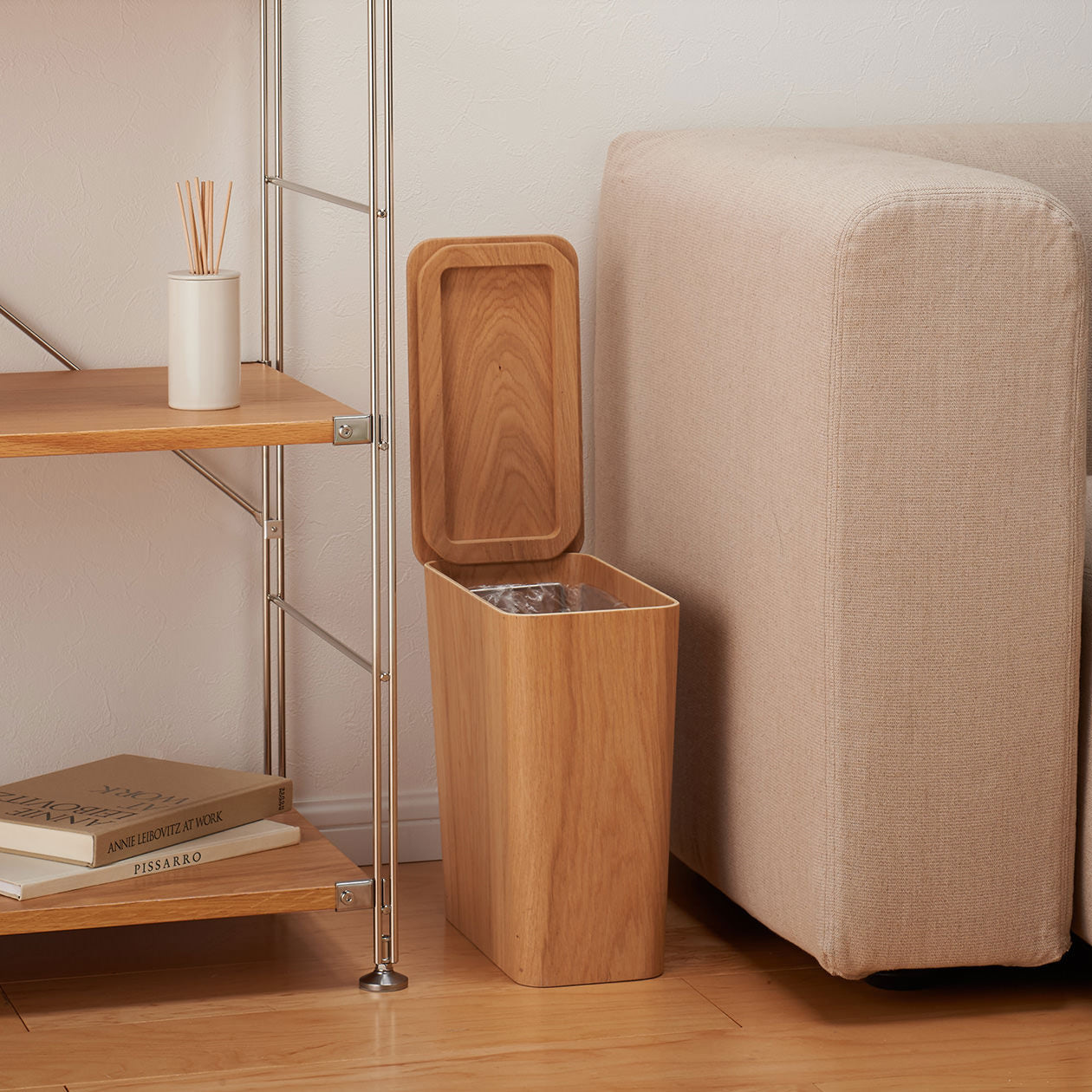 Dust Bin With Wire Frame Square