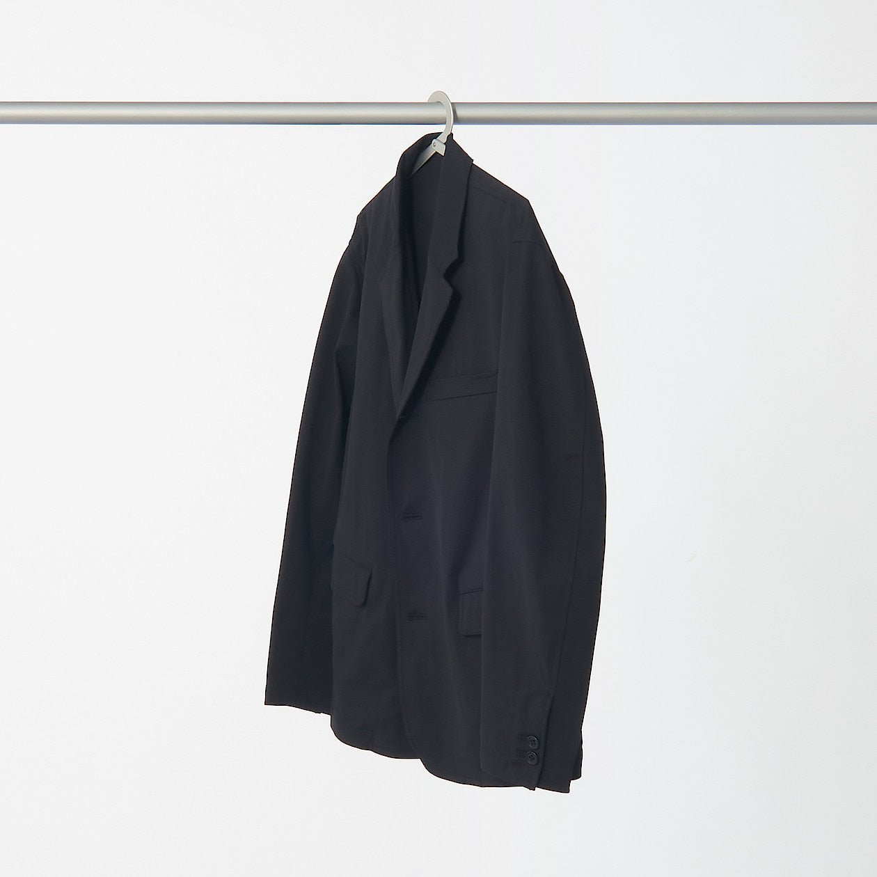 PORTABLE ALUMINIUM HANGER
