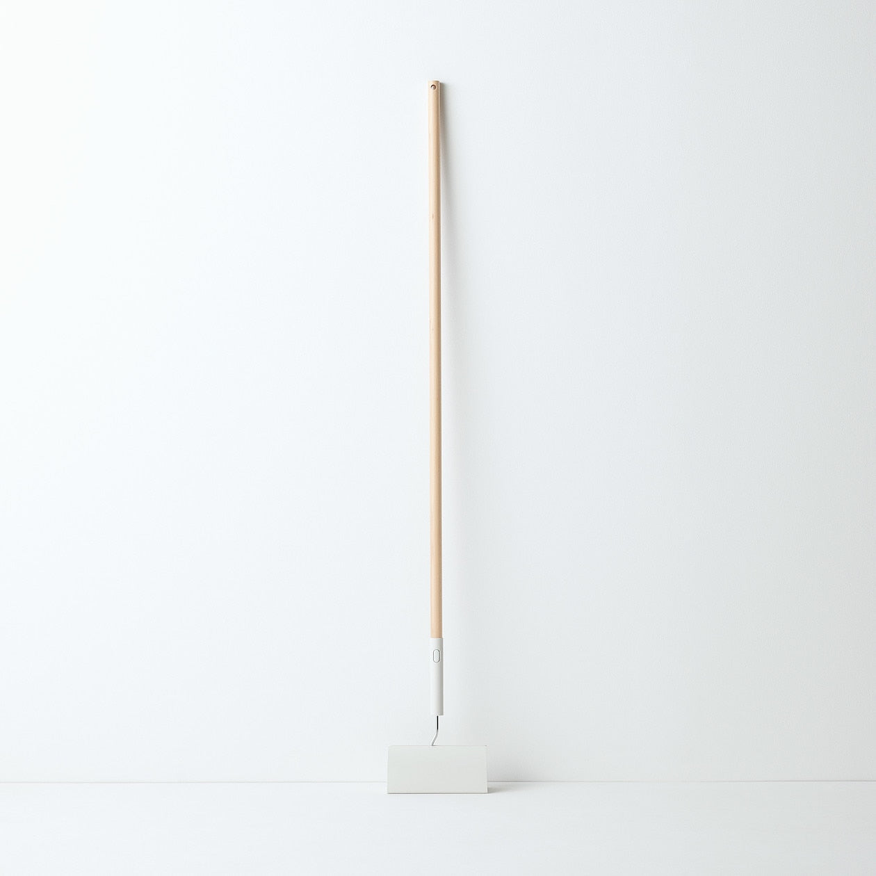 CLEANING SYSTEM / WOODEN POLE 110CM
