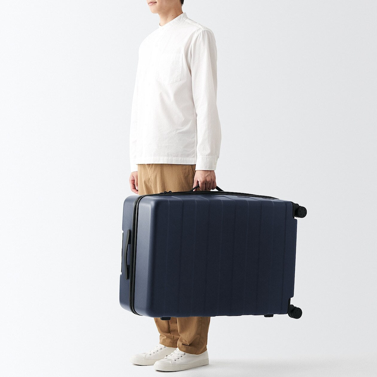 Luggage - Hard Trolley Suitcase 75L