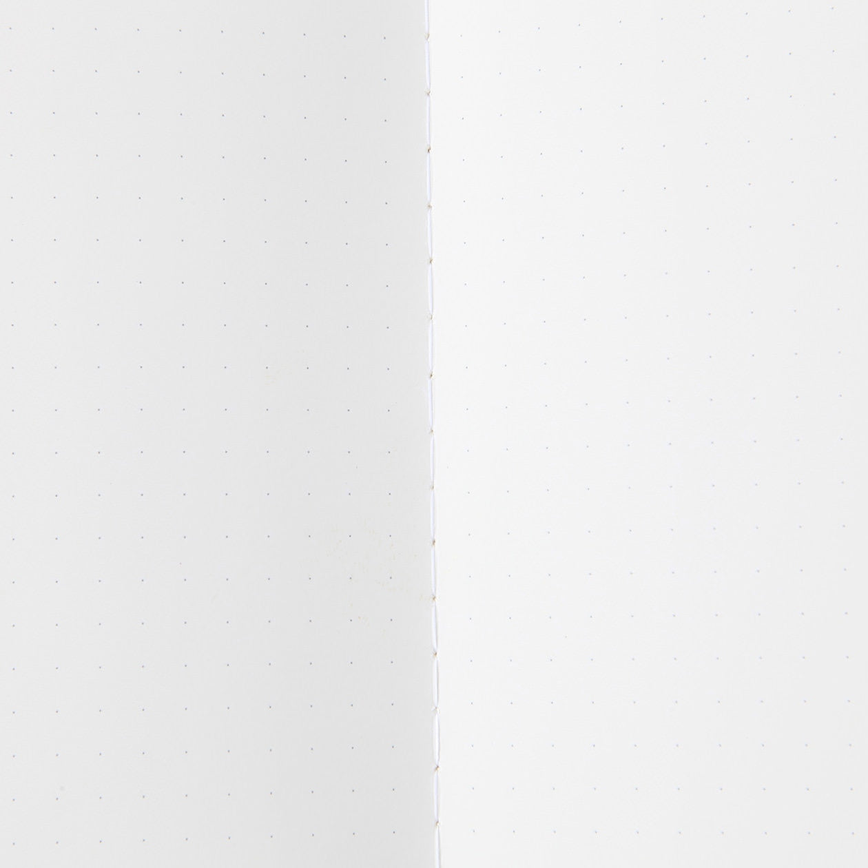 PASSPORT NOTEBOOK NAVY- DOTTED